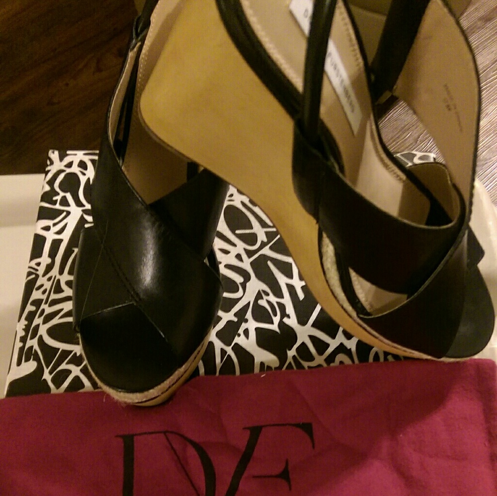 Diane Von Furstenberg Leather Black and Tan Wedges. Like New